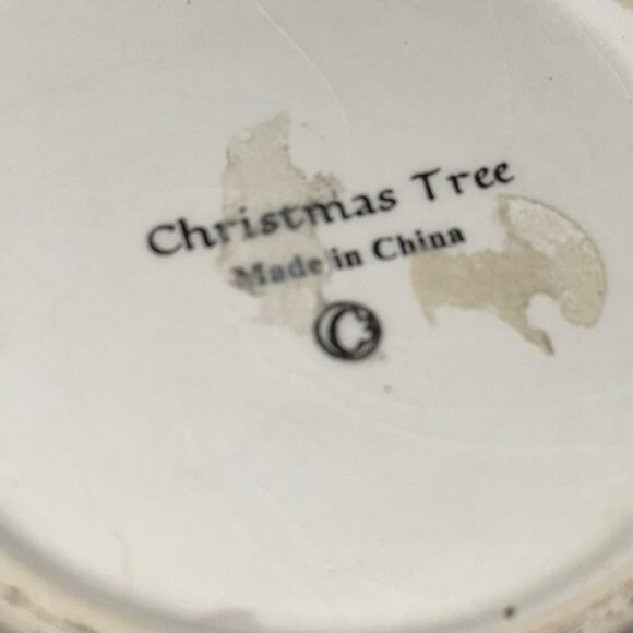 Hand-Painted Christmas Tree Mug With Festive Design - Picture 4 of 8